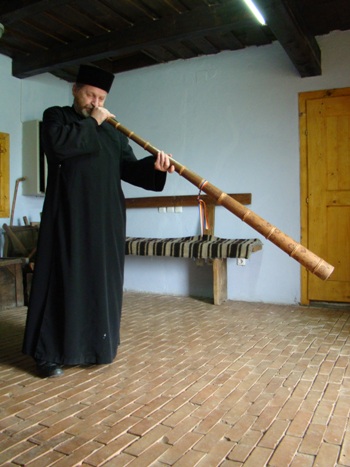 Preot Ion Chirila (c) eMM.ro